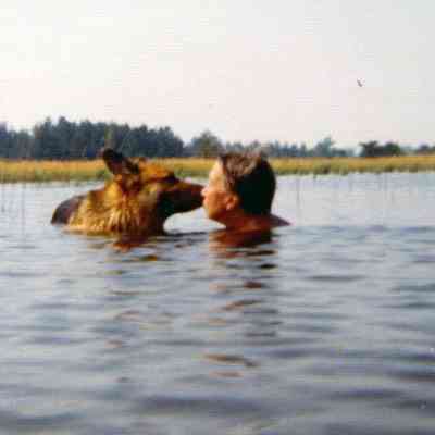 MaryK&dog.jpg 130KB