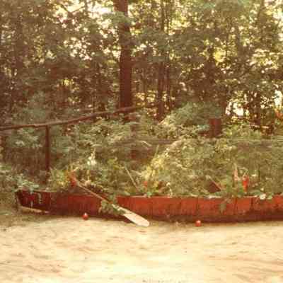 MaryKmemorial.jpg 353KB: Cookie canoe