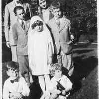          V.H.B. Sr., V.H.B. Jr., Irene Jr., Jack, & Bob on Holland Golf Course 1927.jpg
   