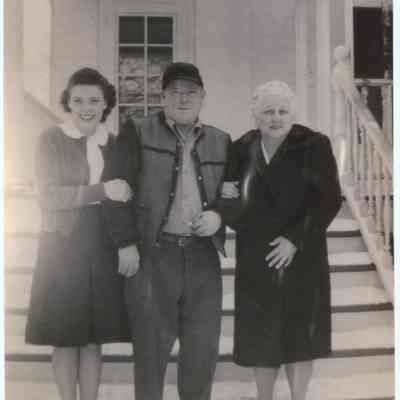 SewersFolks.jpg 144KB: possibly Jean, Frank and Mary Sewers