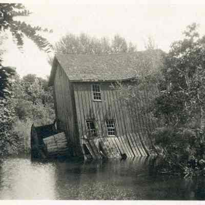 Pier_Cove_mill_ca_1915.jpg 1.8MB