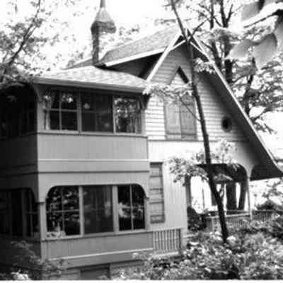 AlvordCottageTH.jpg 48KB