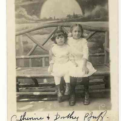 MF-CatherineDorothyPfaff-Aug1914.jpg 200KB scann