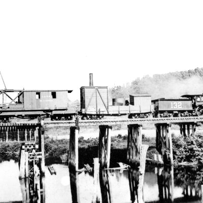 LO37_Train_piledriver.jpg 1.2MB