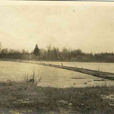 CWPC-0532FloatingBridge-Goshorn.JPG 218KB: Floating Bridge on Goshorn Lake