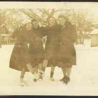          ES70006AliceLungrenPearlSis-RuthJeanWhiplePearlSis.JPG 72KB; ES70006- Alice Lundgren.to left.  She's over in the nursing home. Ruth Jean Whipple (2nd from R),
Peal sisters (2nd from L and far R)
   