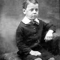          bf004.jpg 401KB; Serious boy posed for studio portrait
   