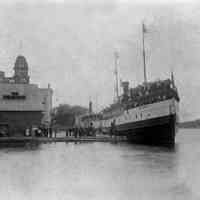         Deam29.jpg 1.2MB; Passengers on and by the steamer Bon Voyage, location unknown
   
