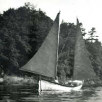          LO26 Francis lifeboat sailing; Gallinipper under sail ca 1939.
   