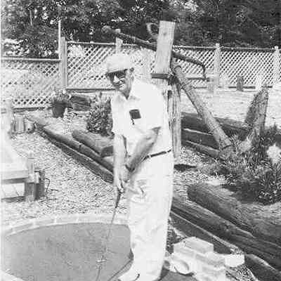 HenryGleasonGolfing.jpg 212KB