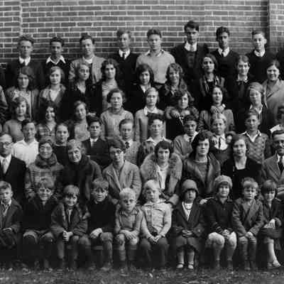 96 22 1 a Saug stdnts 29-30.jpg 2.6MB