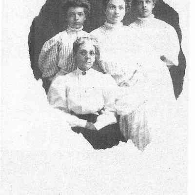 Edith, Mabel, Ella Brown Mother: Eudora Morgan Brown