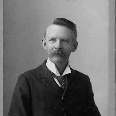 Portrait-unknown_male.jpg 446KB - Erik Peterson donation/Digital file on Jack Sheridan Drive 2021.72.02
