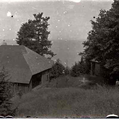 95-60-1_Forward_Movmt._Cottage.jpg 774KB: Box 031, envelope 95-60-1, Digital file on Jack Sheridan Drive 2021.72.02