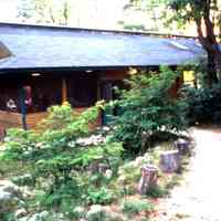          Glass-studio.jpg 734KB; Glass Studio
   