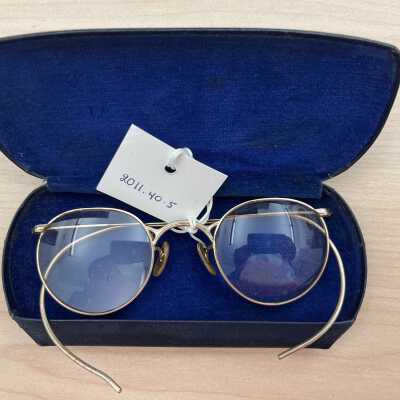 Eyeglasses
