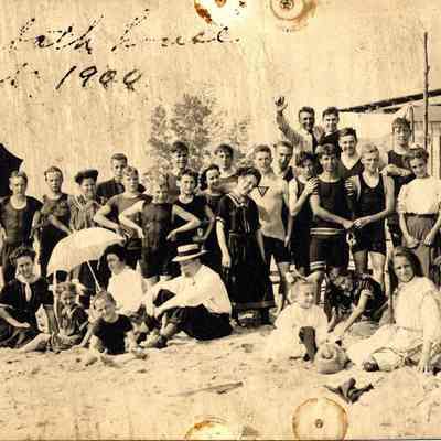 89-1-24.jpg 2.6MB: Old Bath House about 1900