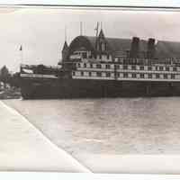          RochesterSteamer.jpg 392KB; docked by the Big Pavilion
   