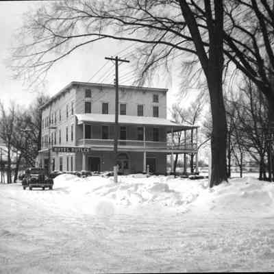 Hotel_Butler_ca_1936.jpg 309KB: circa 1936-38, winter with snow