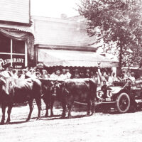          sandbar02.jpg 1.2MB; Circa 1913 photo of the old Crow Brothers Barbershop (right) south of the Talbot Restaurant (1911 to 1913) or Davis Restaurant (1913 to 1915 reconstruction) in the Stimson building.
https://sdhistoricalsociety.org/Newsletter/2014/apr14/apr14_newsletter.htm
   