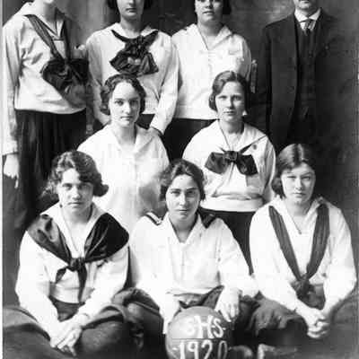 1920 Saug girls basketball.jpg 499KB