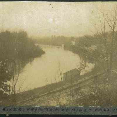 MRT-DownRiverFrmTopOfHill-Fall1911.JPG 214KB