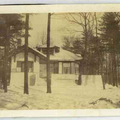 MRT-HouseInGrove-Snow.JPG 313KB