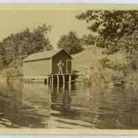          MRT-TheBoatHouse.JPG 285KB
   