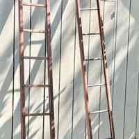          Ladders open
   