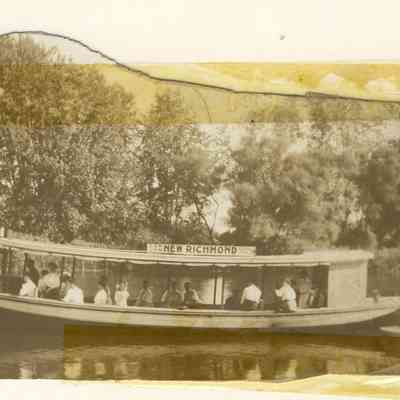 CWPC-0539NewRichmondBoat.JPG 179KB: New Richmond motor launch with passengers