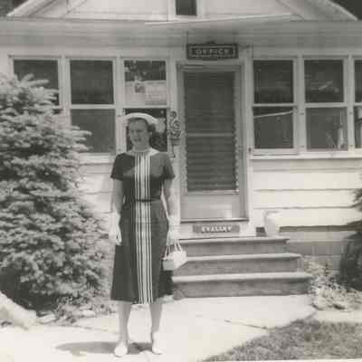 07_Jayne_front_of_office-23.jpg [sic]: Digital image from Jane Van Dis collection  - Digital file on Jack Sheridan Drive 2021.72.02