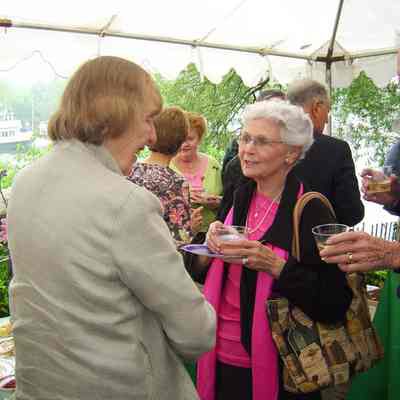 DSC03384.jpg 2.1MB: Joyce Petter and Mary Ann Curtis. Source: 2021.72.02