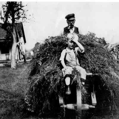 Grandpa with wheelbarrow.jpg 937KB