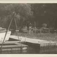          ES40001.JPG 308KB; Docks behind Elbow Room (Clover's Landing)
   