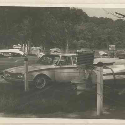 ES40004.JPG 318KB: Docks behind Elbow Room (Clover's Landing)