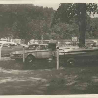 ES40007.JPG 300KB: Docks behind Elbow Room (Clover's Landing)