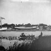          Book 2003 4.22 boat launch 192 KB from Rob Carey CDs; Possibly the same launch, earlier
   