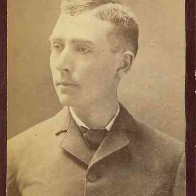 Wallin-RobertBrown-82-83.JPG 102KB: "Father" Brown 82-83