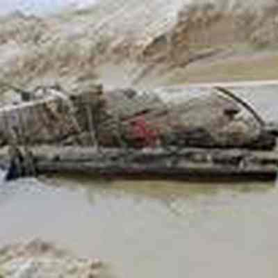 https://www.mlive.com/news/muskegon/2015/07/shipwreck_in_ludington_shallow.html: State Maritime Archaeologist Wayne R. Lusardi took this photo of a Ludington wreck's centerboard trunk in June 2004.