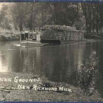 BargeWithBasketsNewRichmond.jpg 1.9MB: Digital file from Jack Sheridan Drive 2021.72.02