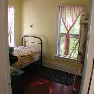 Inn-Int-dormRoom2.jpg 521KB