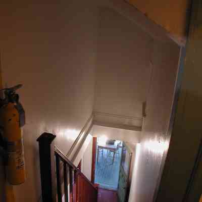 Inn-Int-steepStair.jpg 440KB