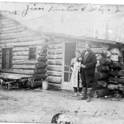 89-1-279_B_Cabin_1937.jpg 476KB: Jim Rasten? Rastar? and wife at Fife Lake