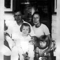          Joan_-_family.jpg 1.4MB; Man, woman and two girls
   