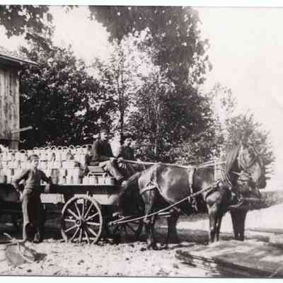 FruitHistory.jpg 365KB: horse-drawn wagon loaded with fruit baskets