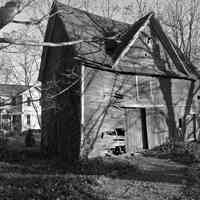          13SpearBarn.jpg; Lesa Werme Barn at 671 Spear Street aka Henry Til's barn
   