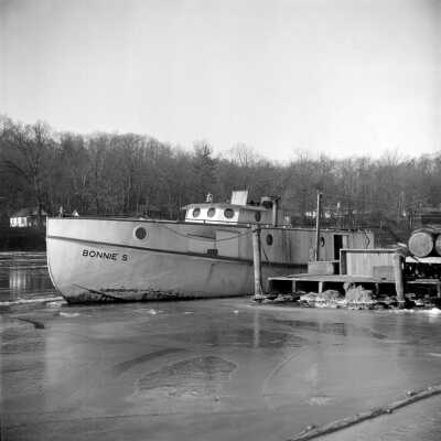 simmons-325 Bonnie S fishing tug