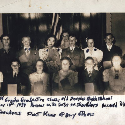 1939GraduationClassOldSchoolhouse.jpg 3MB: Digital file at 2021.72.02