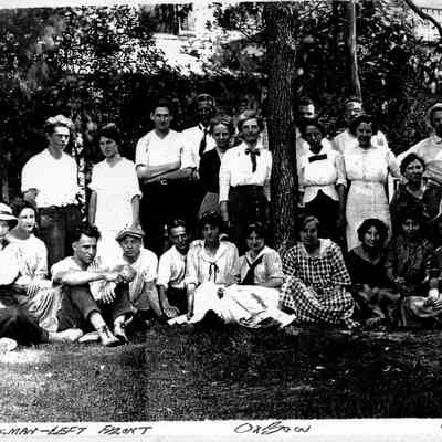 Oxbow group ca 1920.jpg 1.2MB