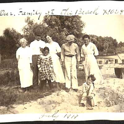 2017.38.04 (11): Our family at the beach July 1919